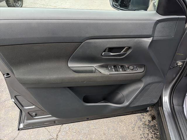 Used 2025 Nissan Kicks S AWD/4WD image 10