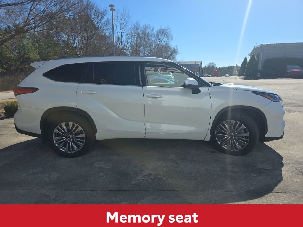 Used 2020 Toyota Highlander Platinum image 9