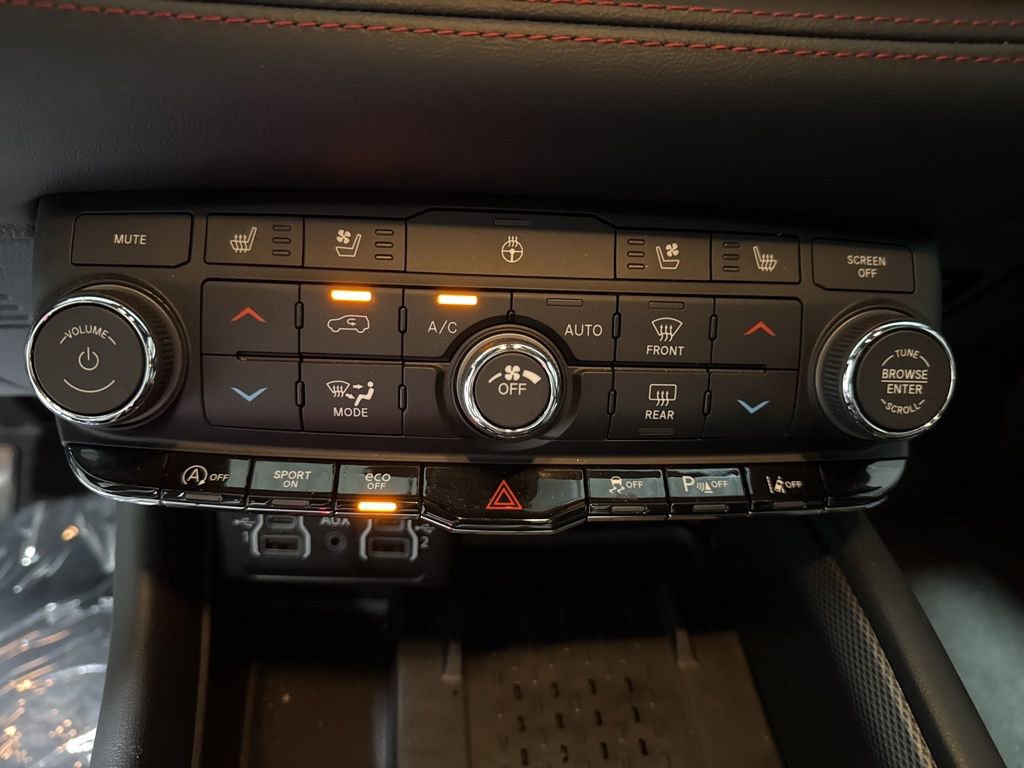 Used 2025 Dodge Durango GT image 31