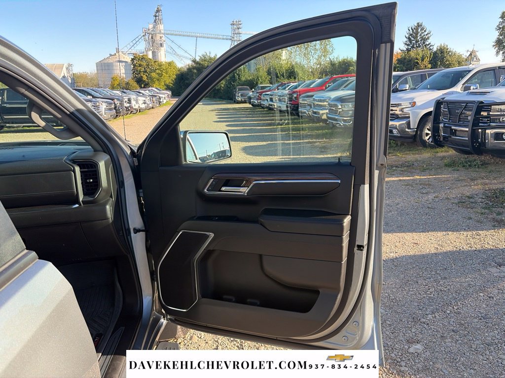 Used 2024 Chevrolet Silverado 1500 LT AWD/4WD image 25