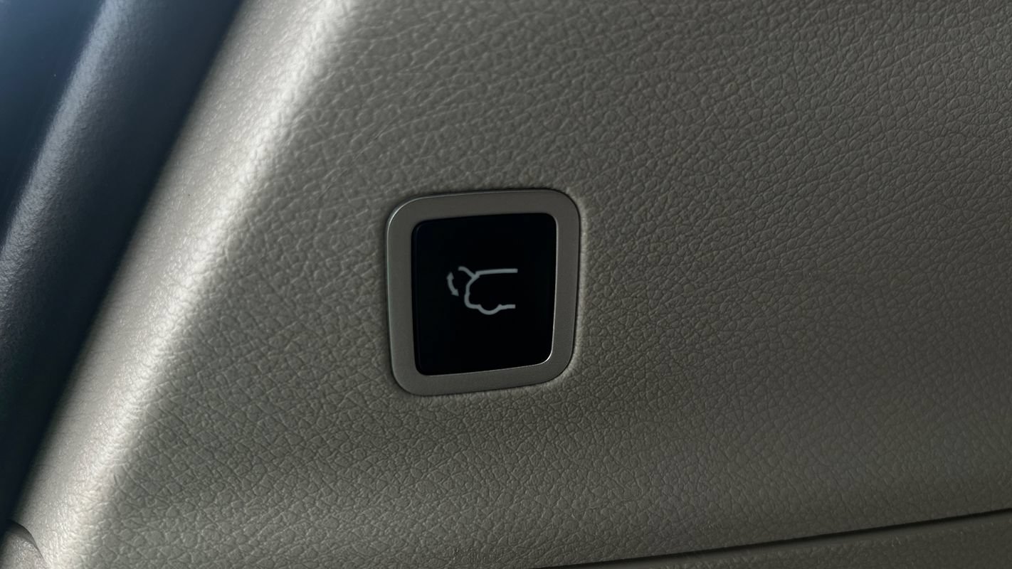 Used 2021 Chrysler Pacifica Limited w/ Premium & Safety Sphere Group AWD/4WD image 19