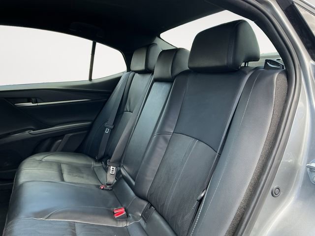 Used 2025 Toyota Camry XSE FWD image 9