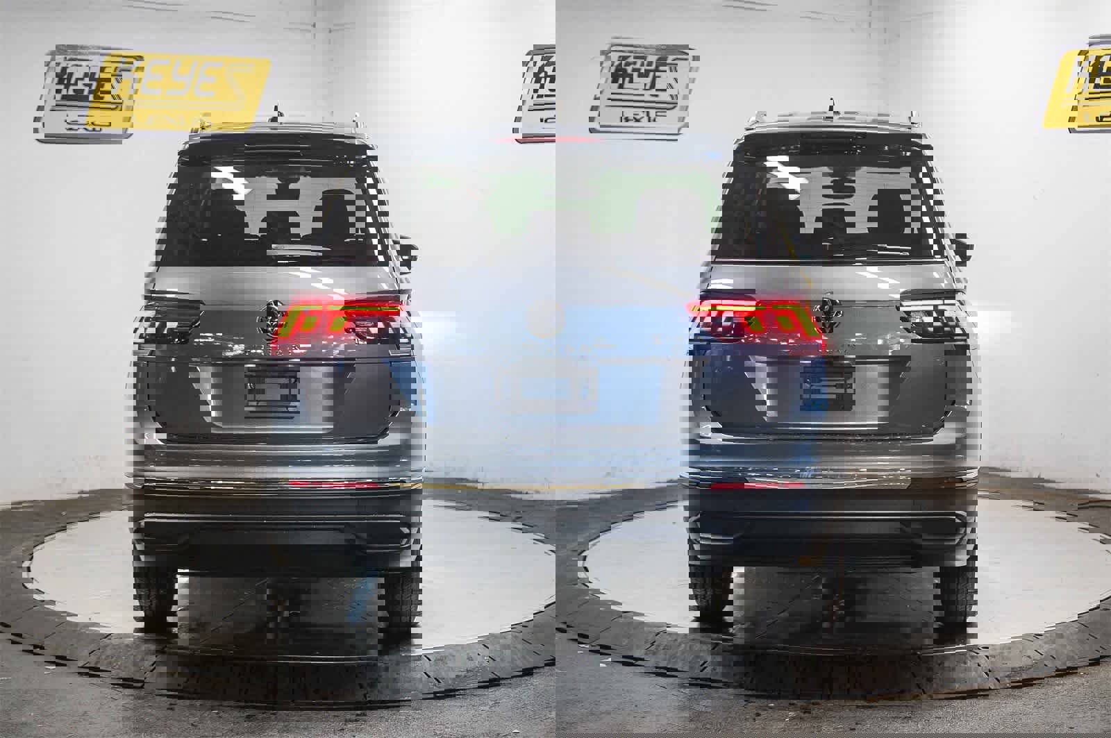 Used 2023 Volkswagen Tiguan S image 3