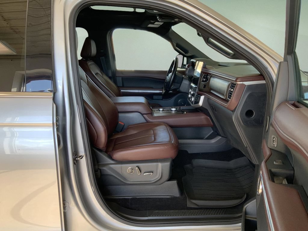 Used 2022 Ford Expedition Max Limited AWD/4WD image 15