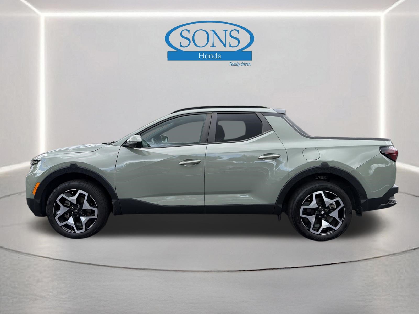 Used 2024 Hyundai Santa Cruz Limited AWD/4WD image 3