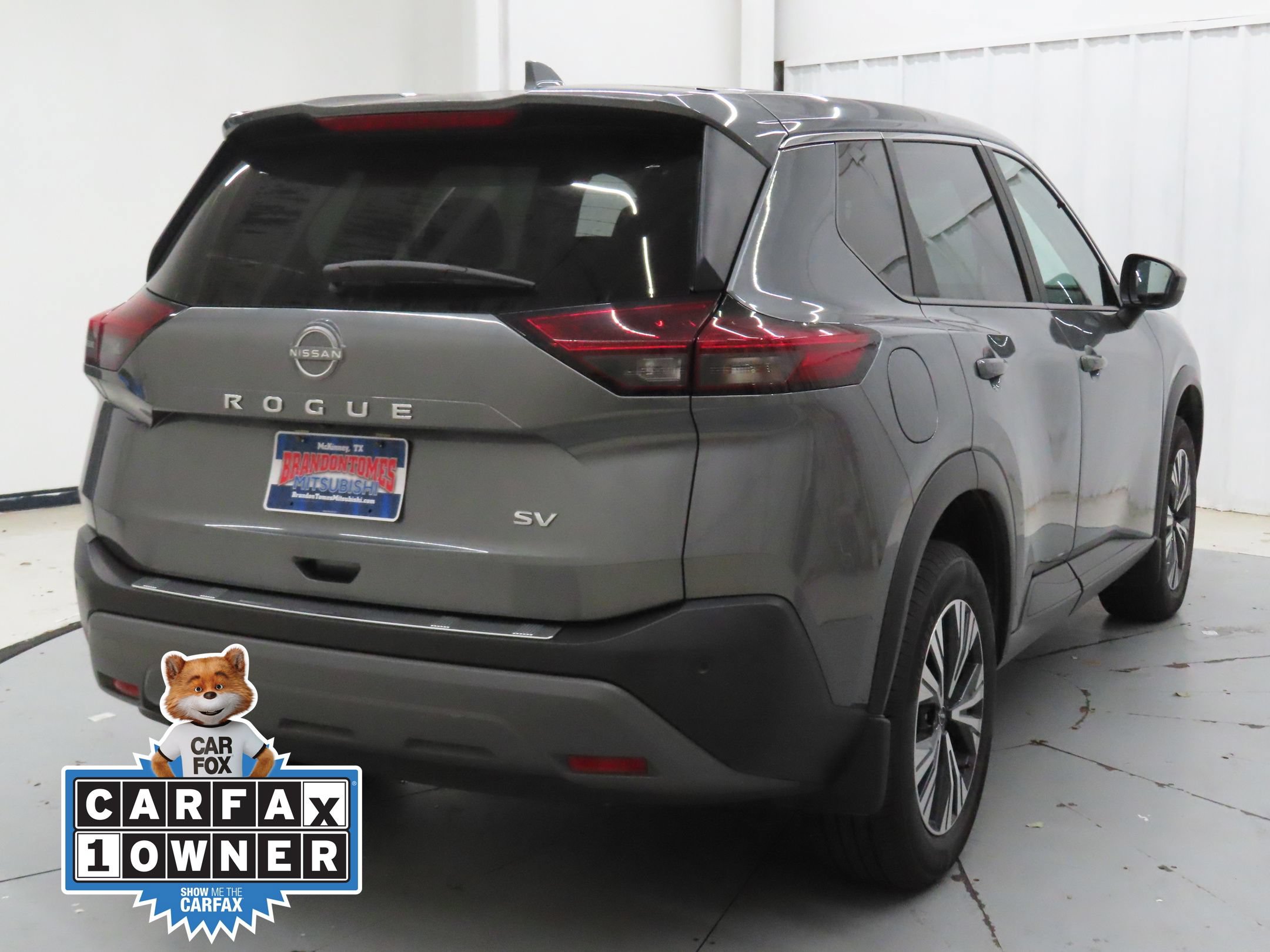 Used 2023 Nissan Rogue SV FWD image 3