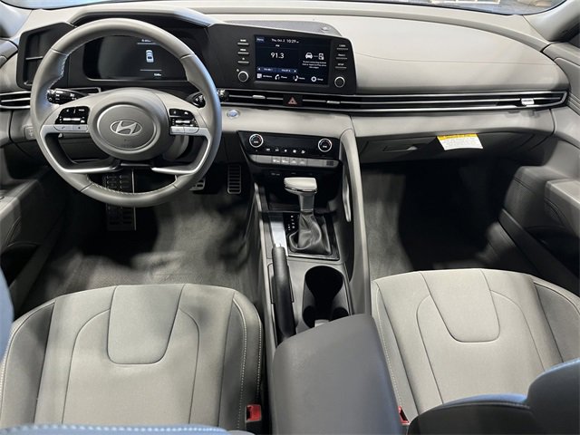 Used 2025 Hyundai Elantra Sport image 26