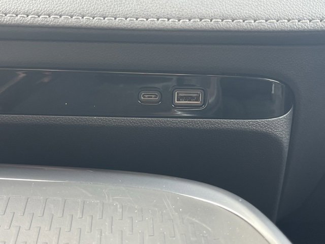 Used 2025 Buick Enclave Preferred image 29