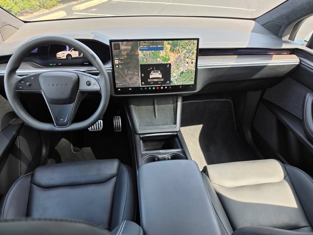 Used 2023 Tesla Model X Plaid AWD/4WD image 2
