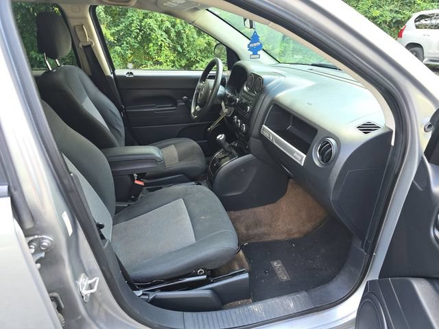 Used 2014 Jeep Compass Sport FWD image 29
