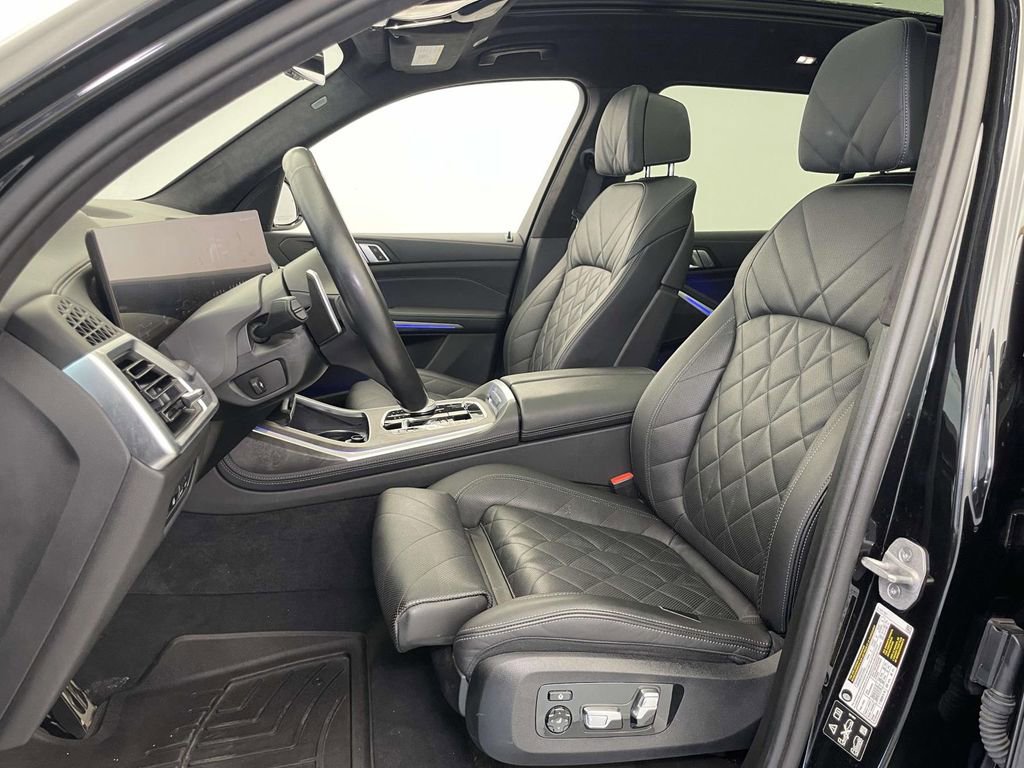 Used 2024 BMW X7 xDrive40i AWD/4WD image 13