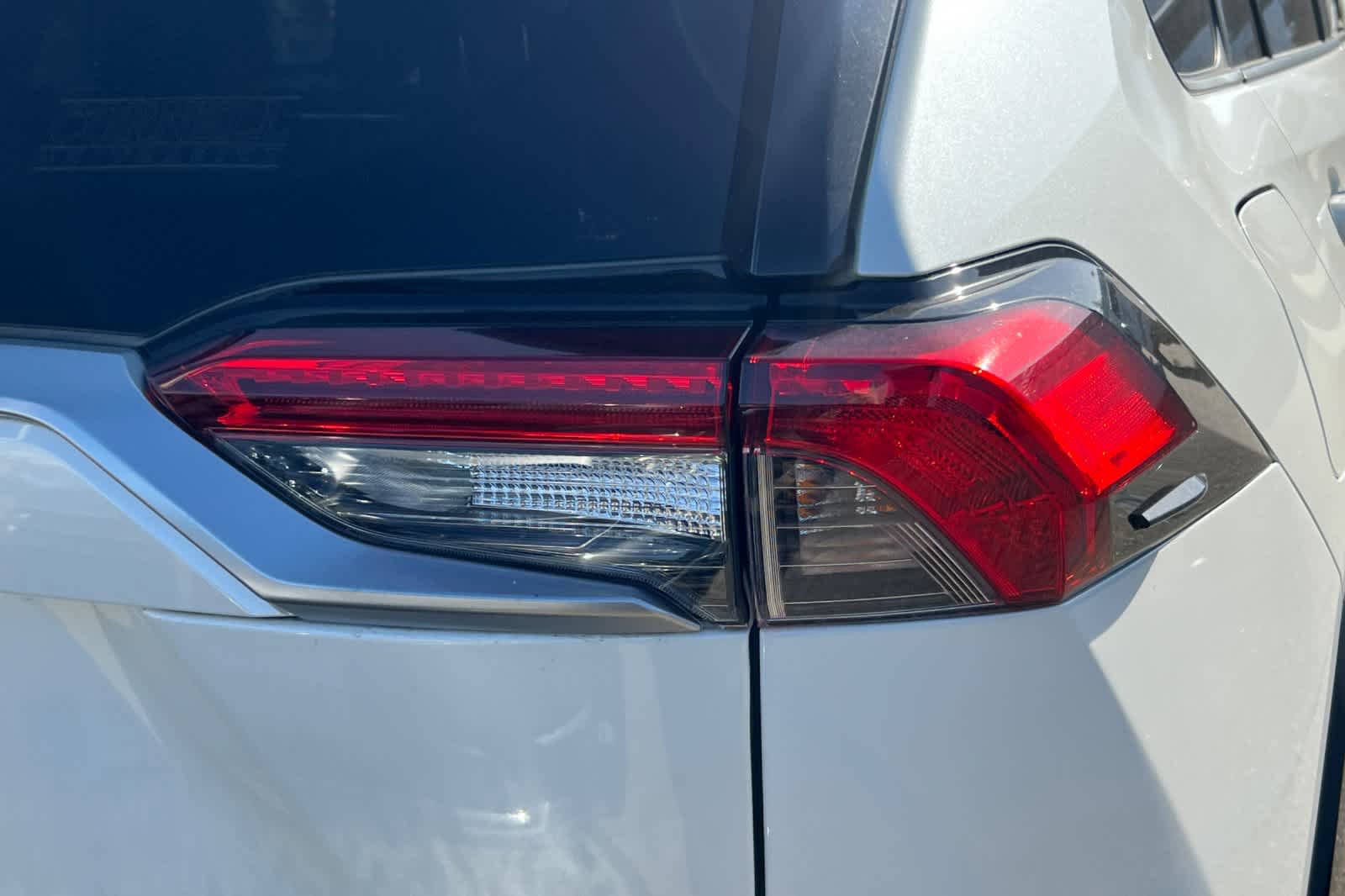 Used 2022 Toyota RAV4 XSE AWD/4WD image 18