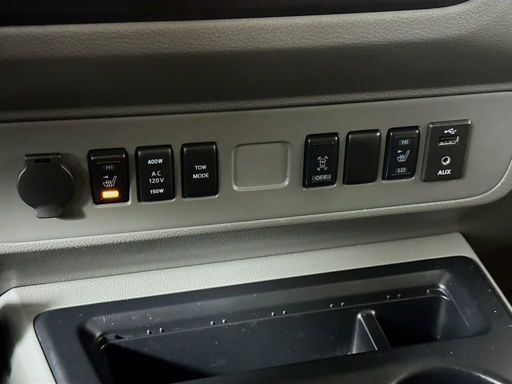 Used 2016 Nissan NV 3500 SL image 18