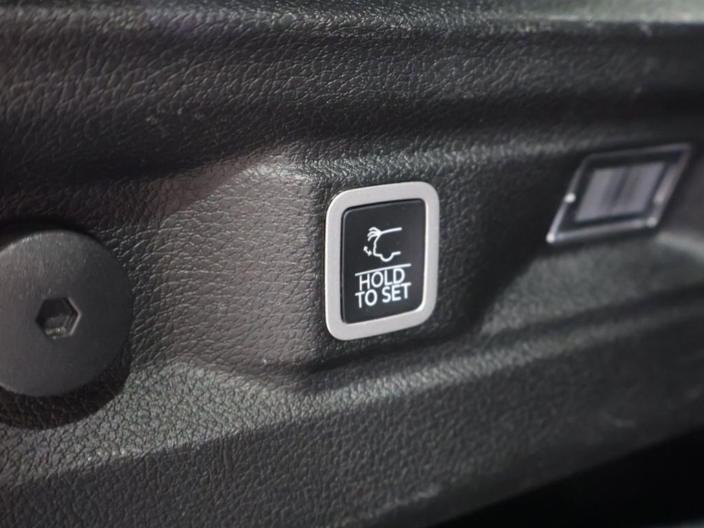 Used 2021 Jeep Grand Cherokee L Laredo image 21