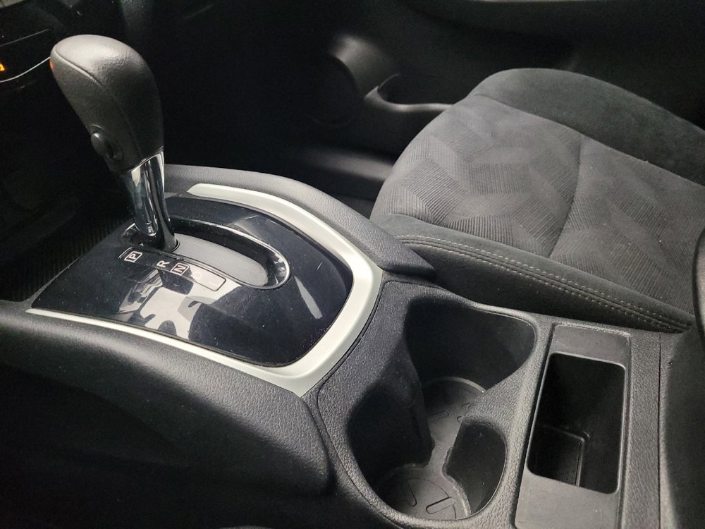 Used 2016 Nissan Rogue S AWD/4WD image 26