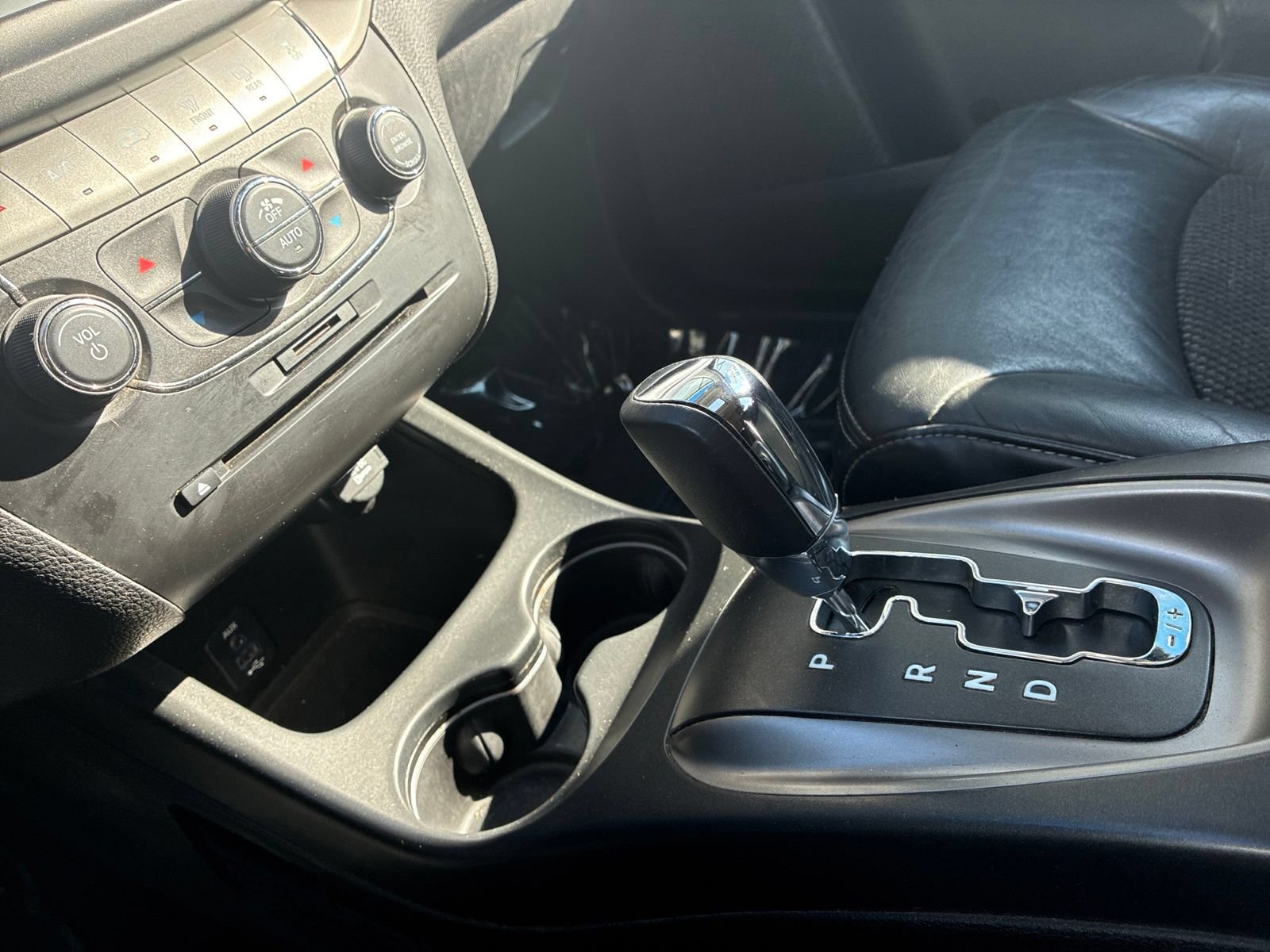 Used 2018 Dodge Journey Crossroad w/ Nav & Sun Group FWD image 22