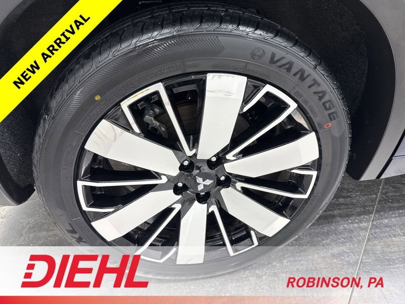 Used 2025 Mitsubishi Outlander SEL image 8