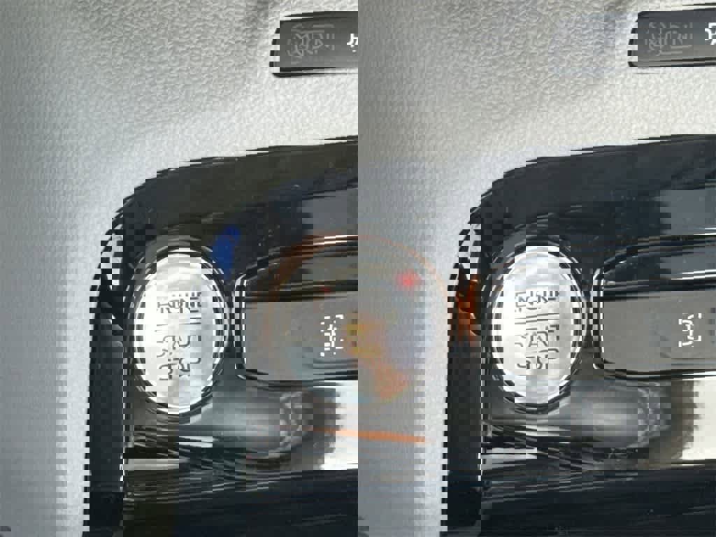 New 2025 Ford Escape Active w/ Active Premium Tech Pack image 30