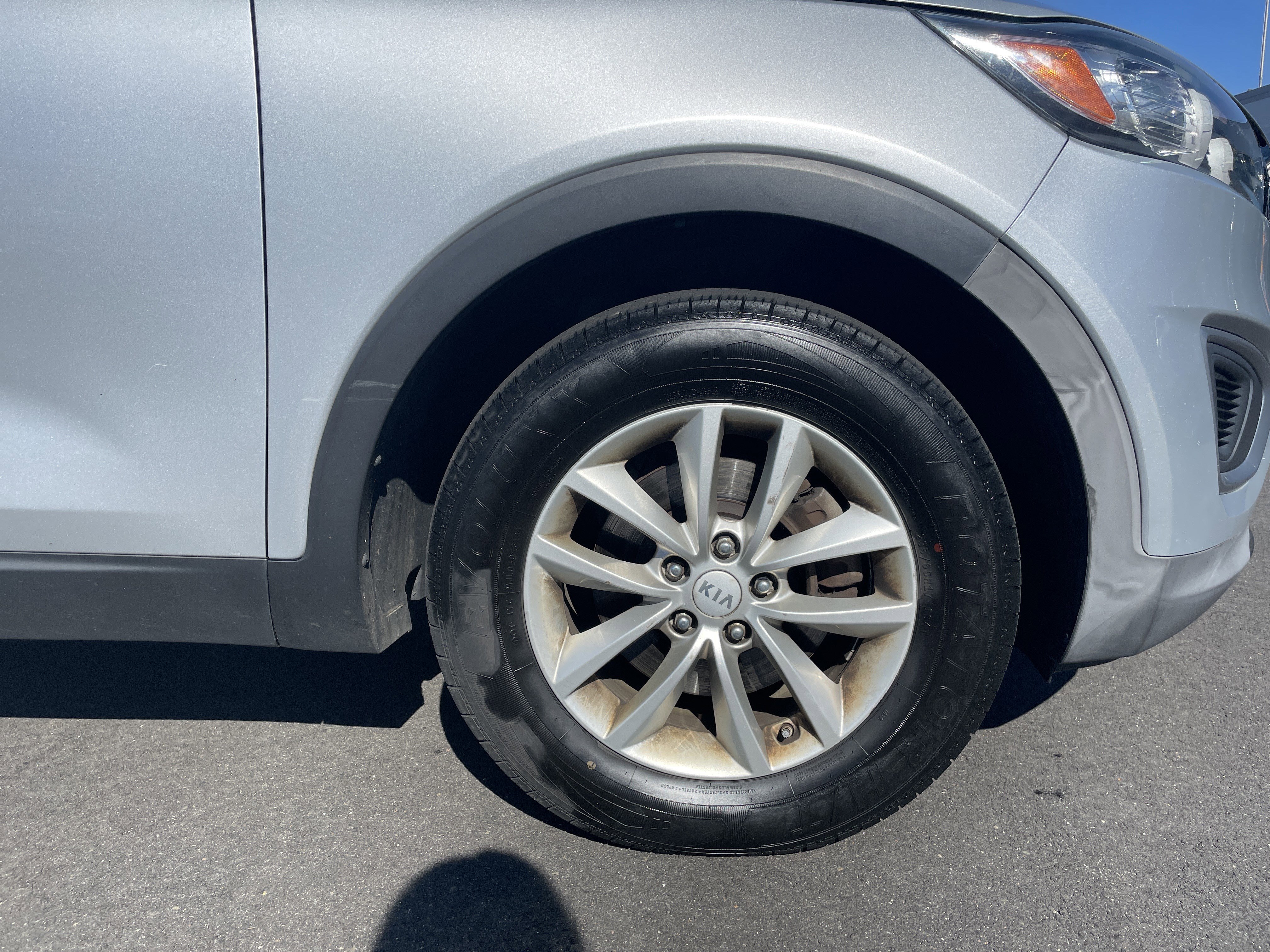 Used 2017 Kia Sorento LX image 7