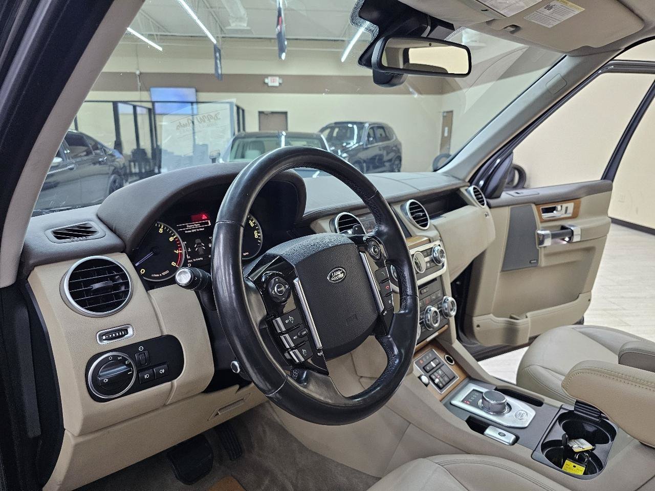 Used 2016 Land Rover LR4 HSE LUX AWD/4WD image 19