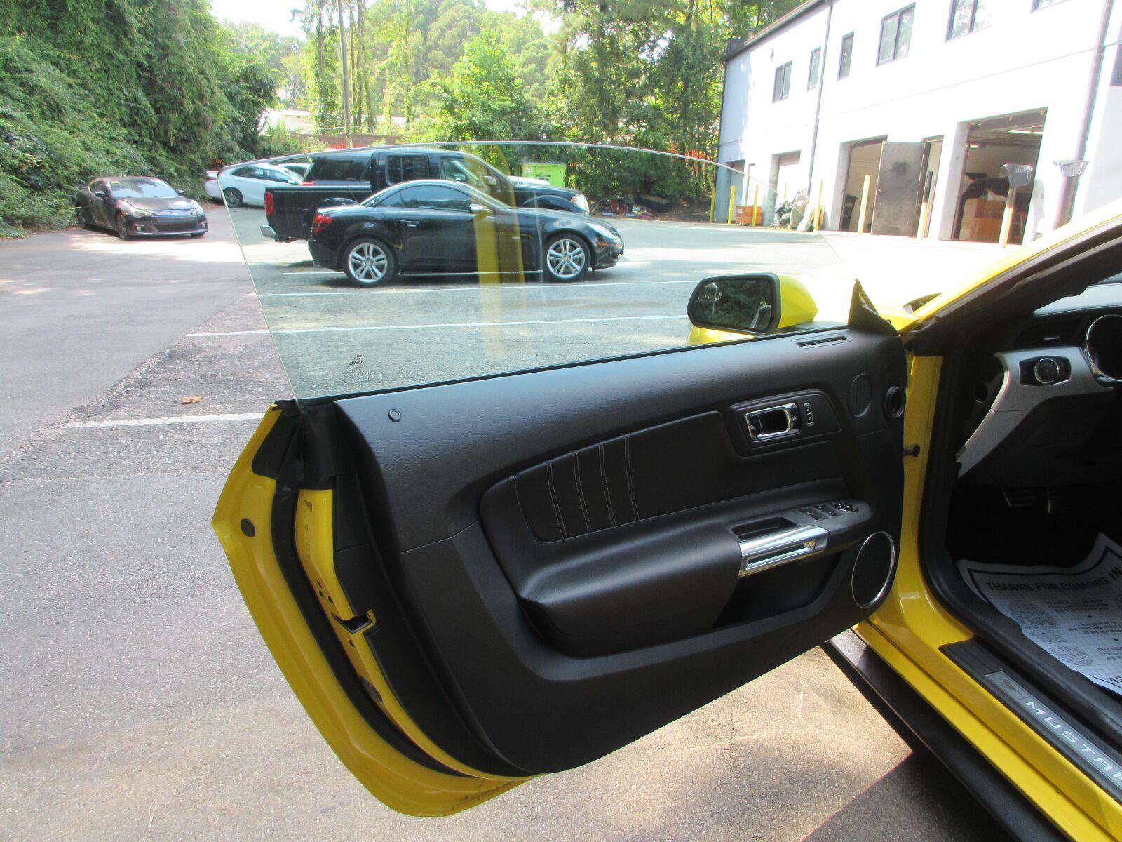 Used 2016 Ford Mustang Premium RWD image 9