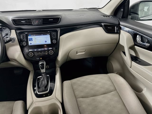 Used 2018 Nissan Rogue Sport SV w/ SV Technology Package AWD/4WD image 26