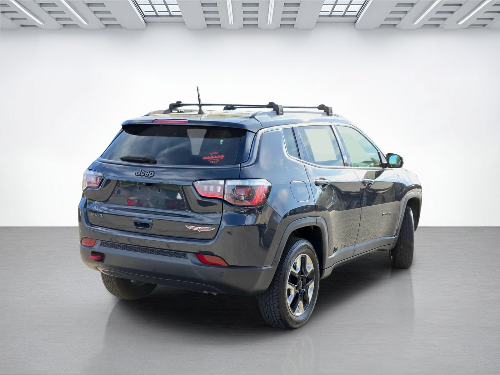 Used 2017 Jeep Compass Trailhawk w/ Navigation Group AWD/4WD image 4
