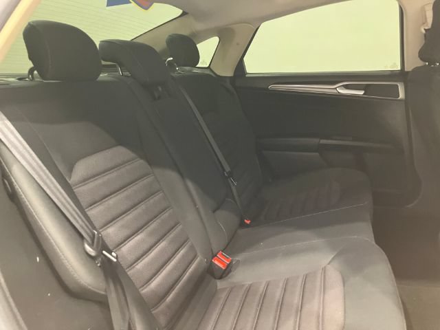 Used 2018 Ford Fusion SE w/ Fusion SE Technology Package FWD image 24