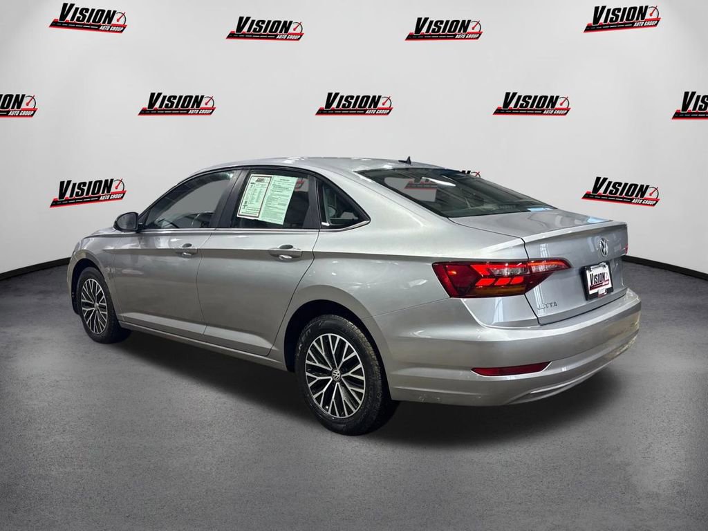Used 2019 Volkswagen Jetta SE w/ Cold Weather Package image 7