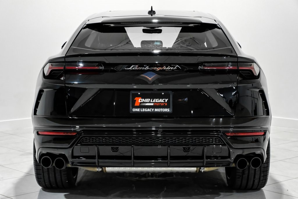 Used 2022 Lamborghini Urus image 8