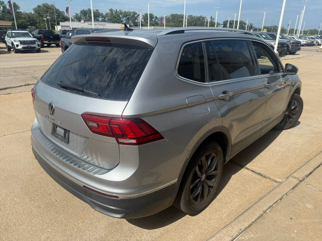 Used 2023 Volkswagen Tiguan SE FWD image 5