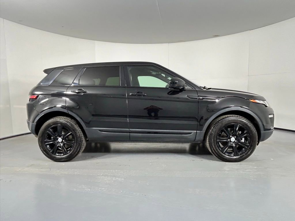 Used 2017 Land Rover Range Rover Evoque SE Premium image 8