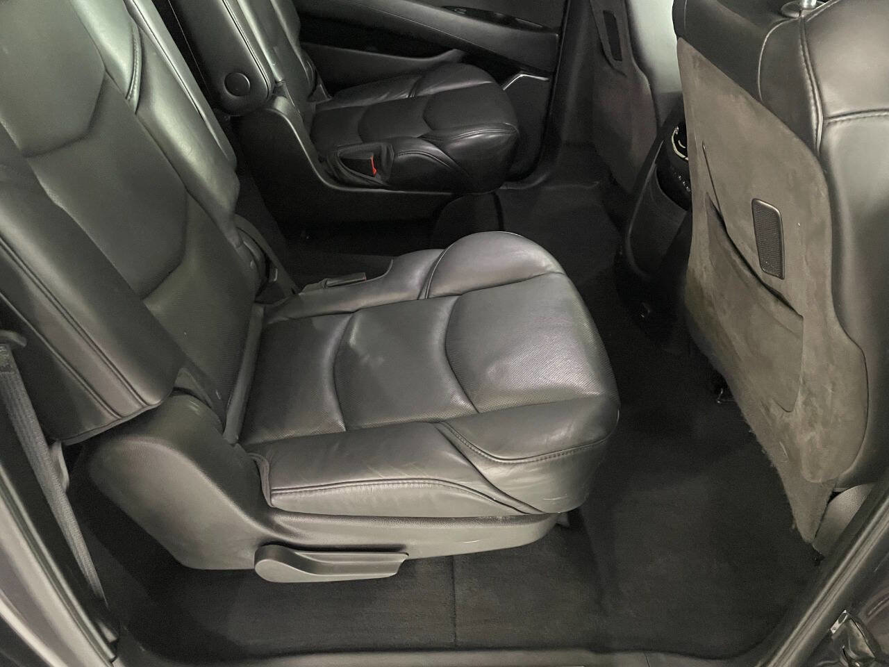 Used 2018 Cadillac Escalade ESV Platinum image 30