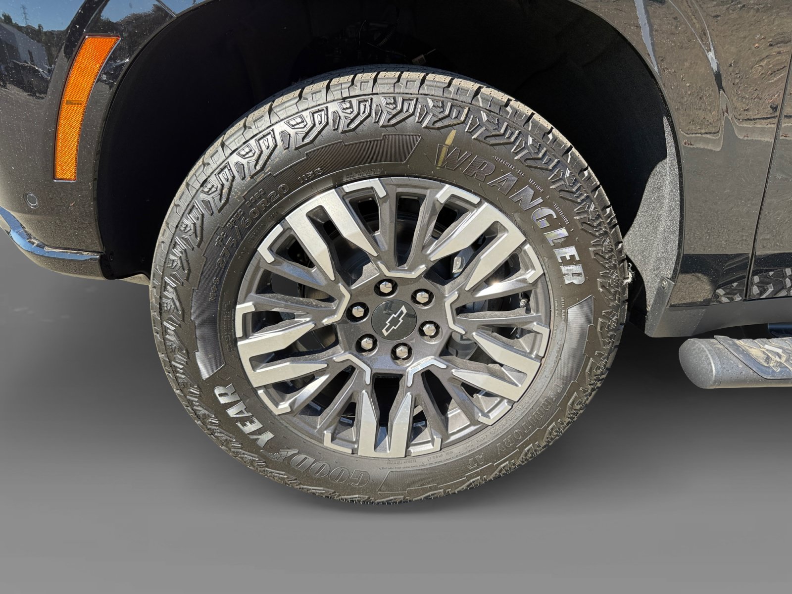 New 2026 Chevrolet Suburban Z71 w/ Z71 Off-Road Package AWD/4WD image 9