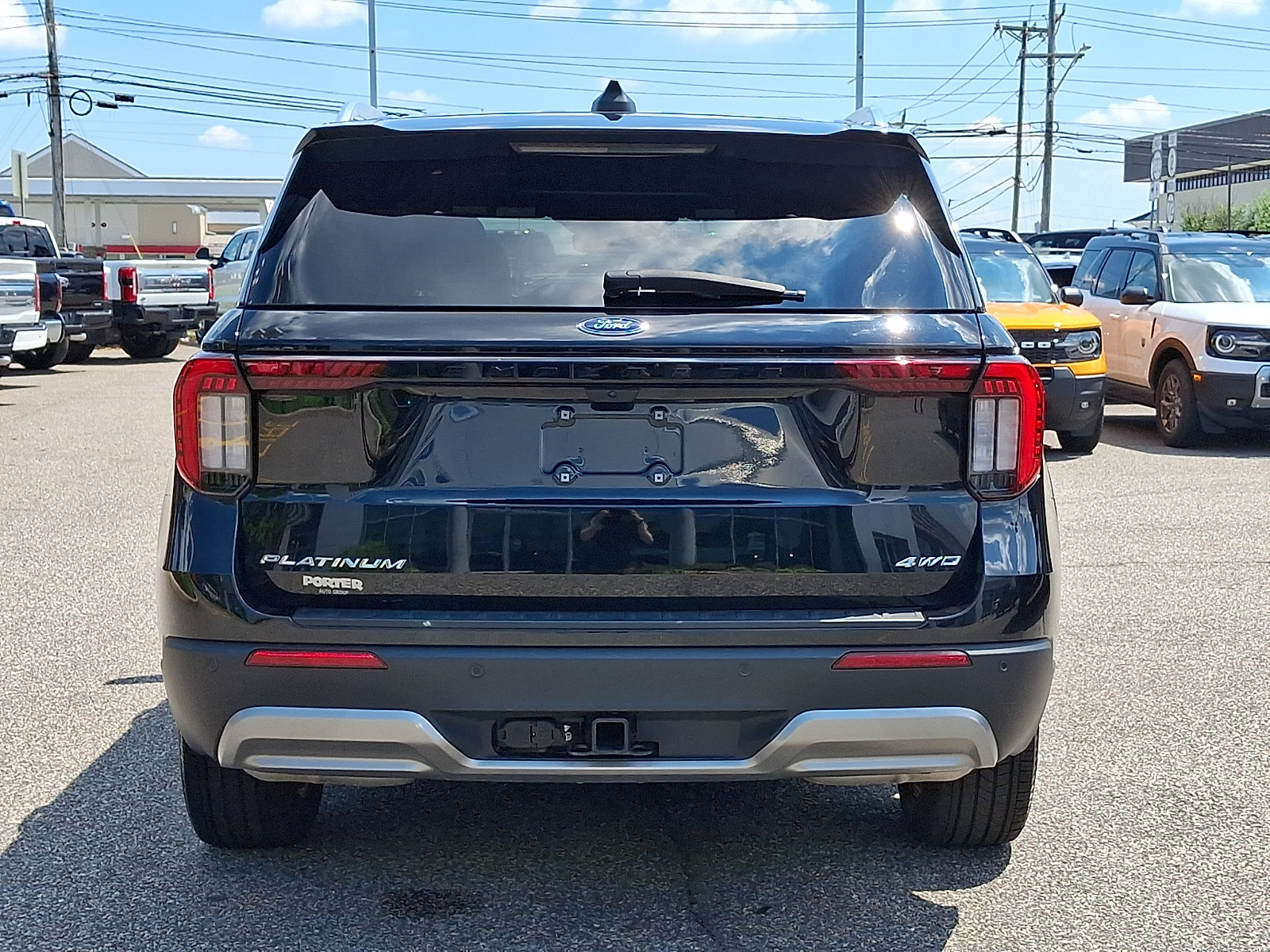 Certified 2025 Ford Explorer Platinum w/ LUX Leather Package AWD/4WD image 9