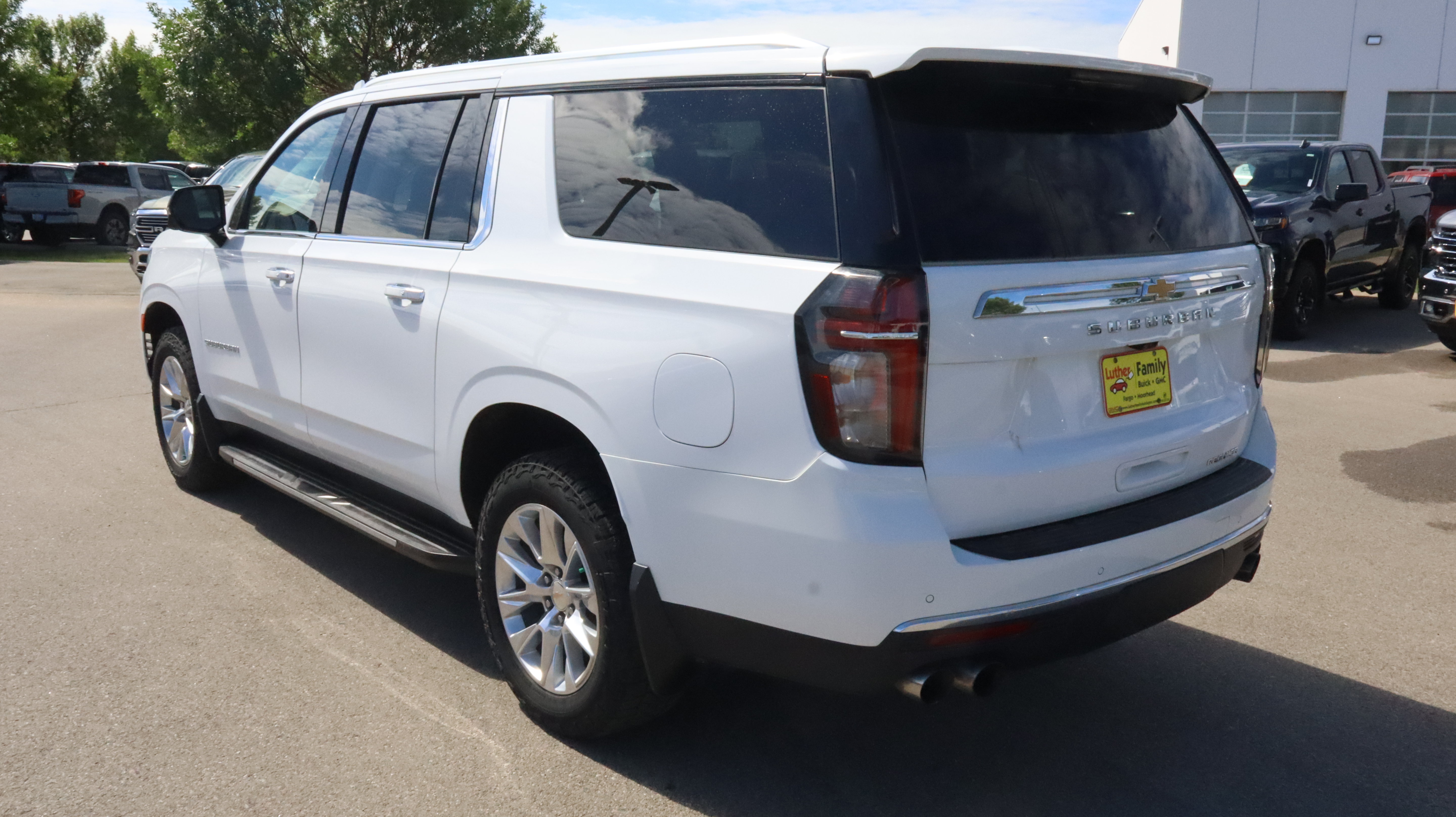 Used 2023 Chevrolet Suburban Premier AWD/4WD image 5