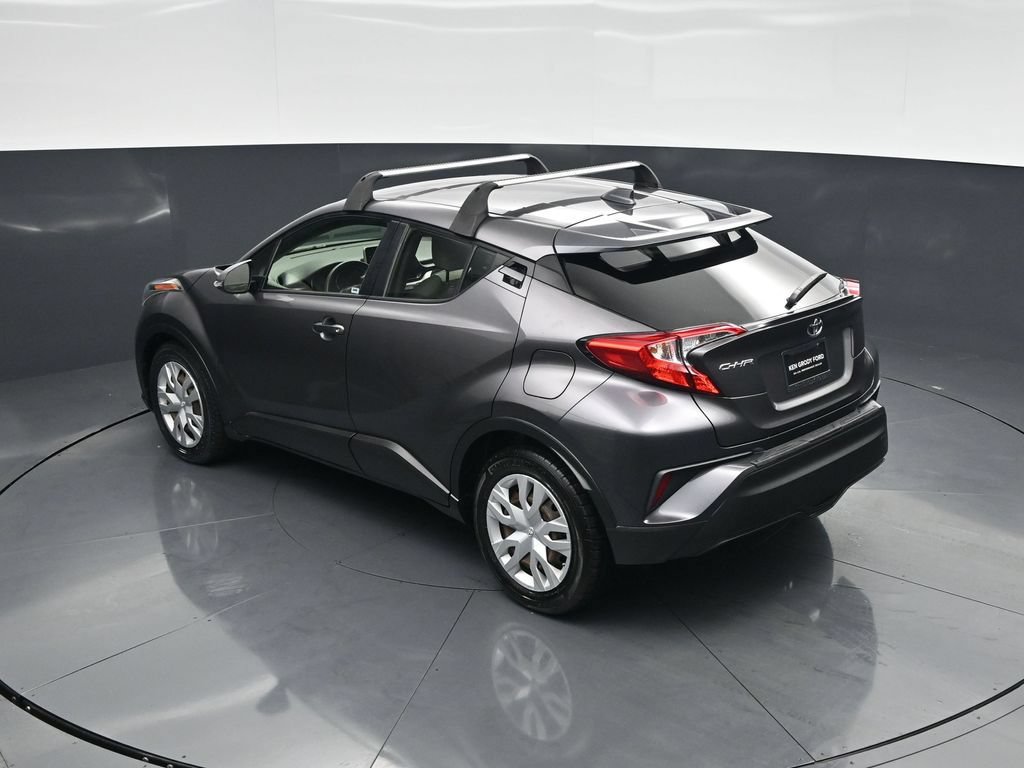Used 2020 Toyota C-HR LE FWD image 39