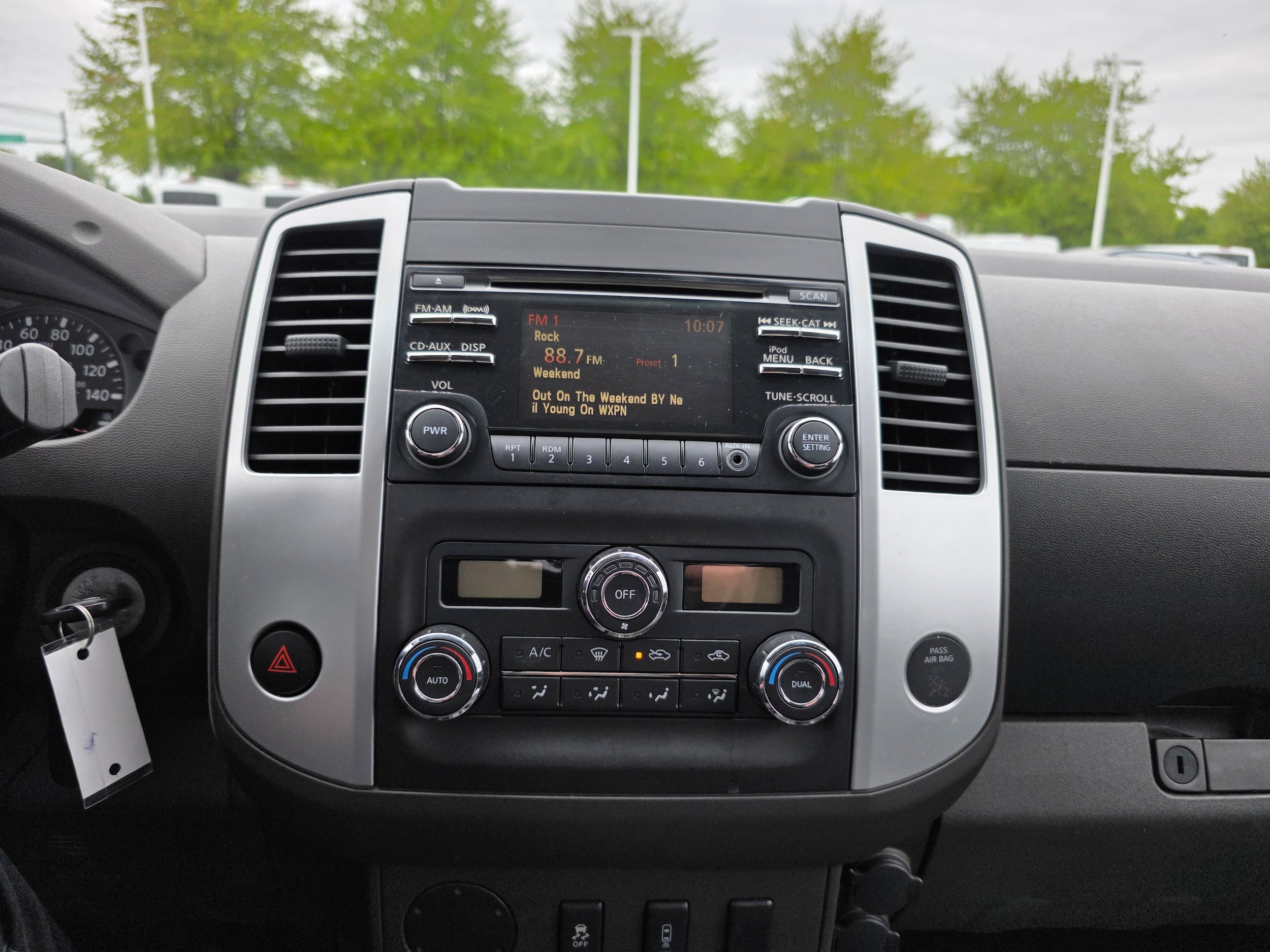 Used 2013 Nissan Frontier SV w/ SV Value Truck Pkg RWD image 11