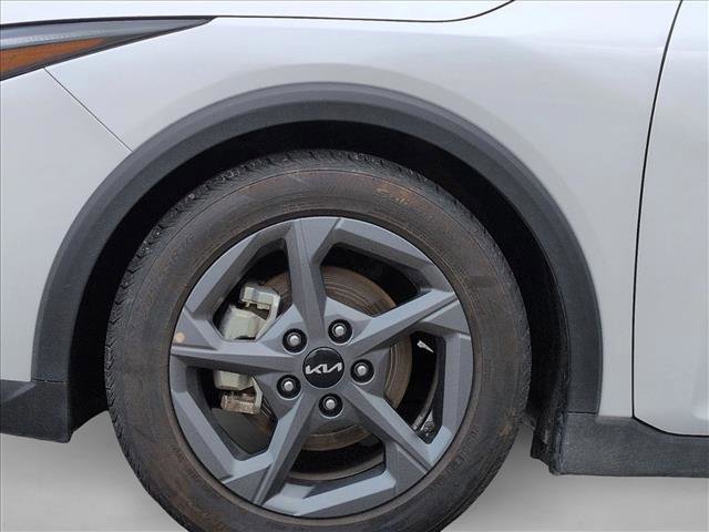 Used 2025 Kia K4 LXS image 10
