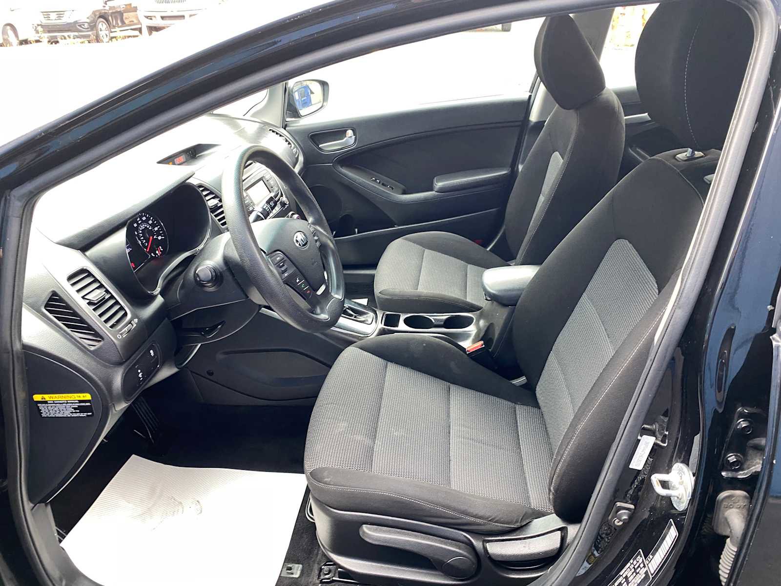 Used 2017 Kia Forte LX image 11