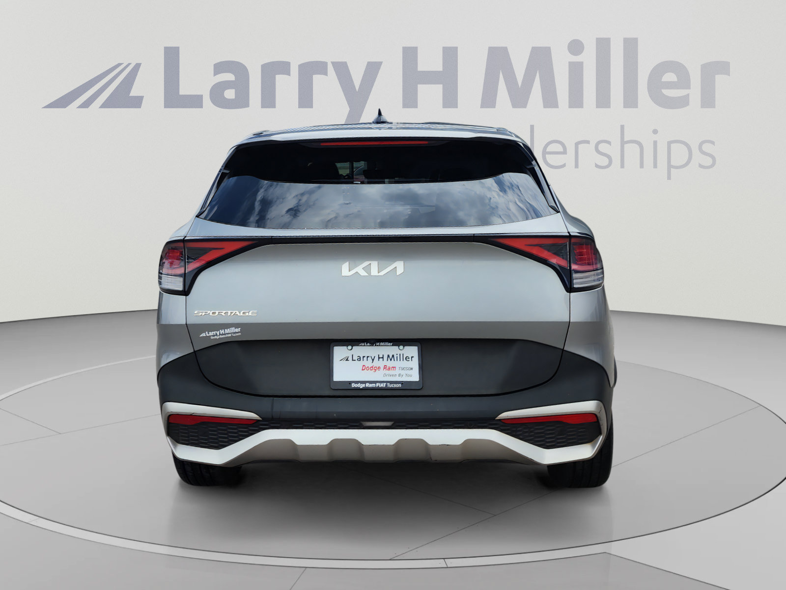 Used 2023 Kia Sportage LX FWD image 4
