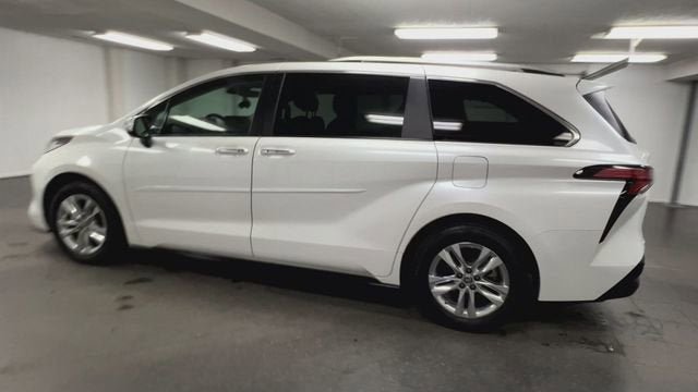 Used 2024 Toyota Sienna Limited AWD/4WD image 6