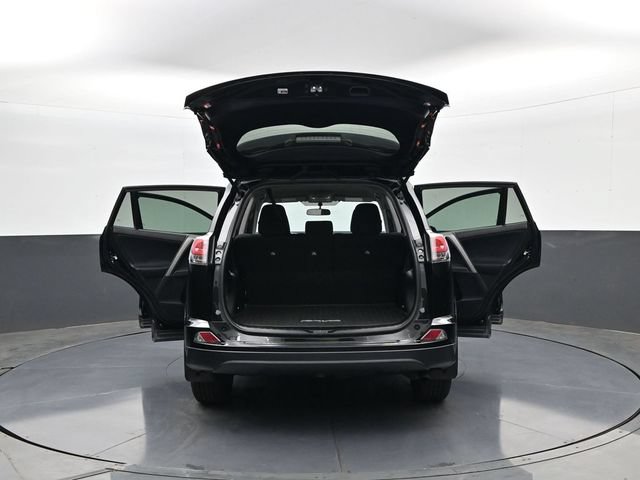 Used 2016 Toyota RAV4 LE AWD/4WD image 32
