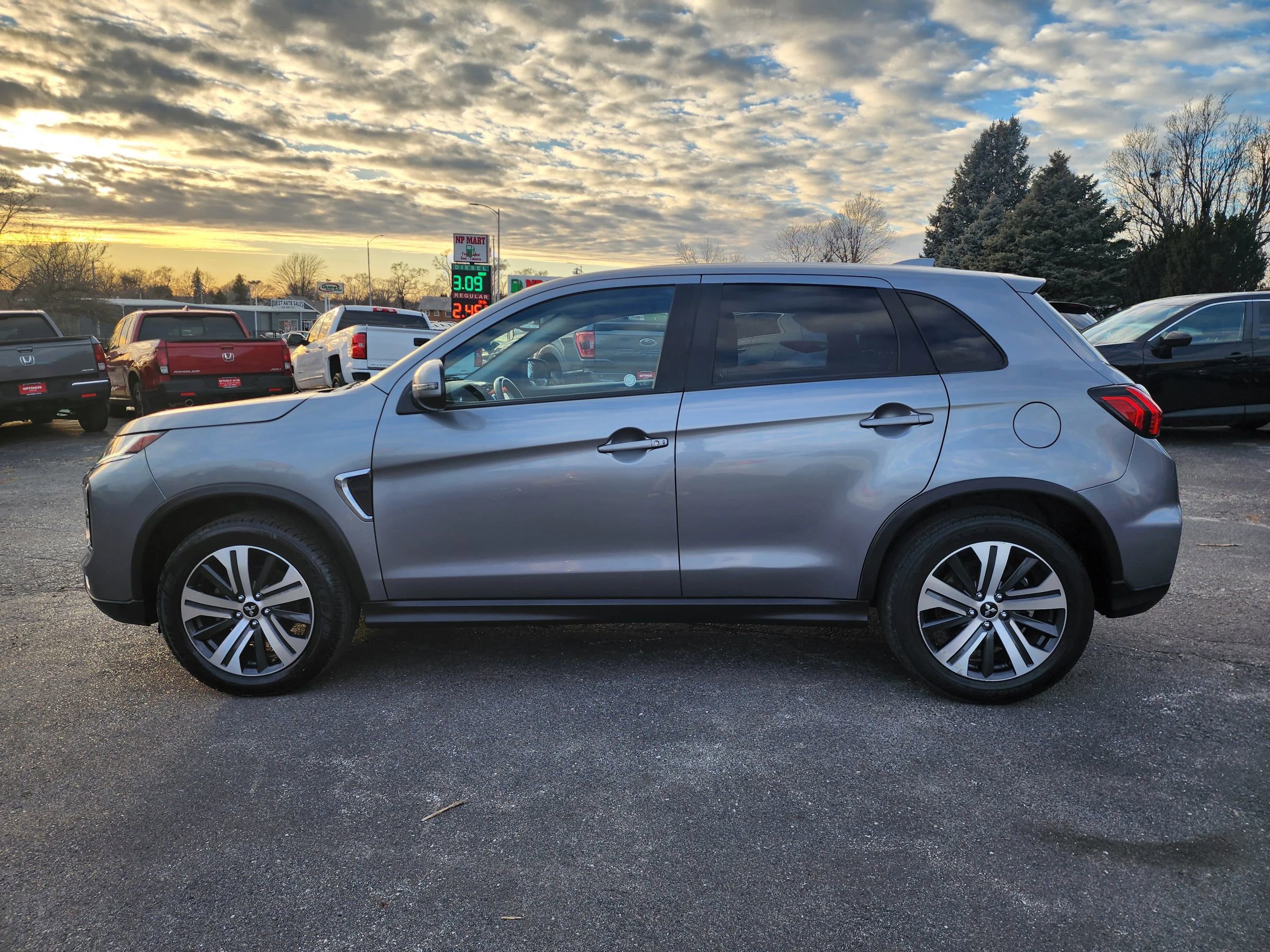 Used 2021 Mitsubishi Outlander Sport SE image 4