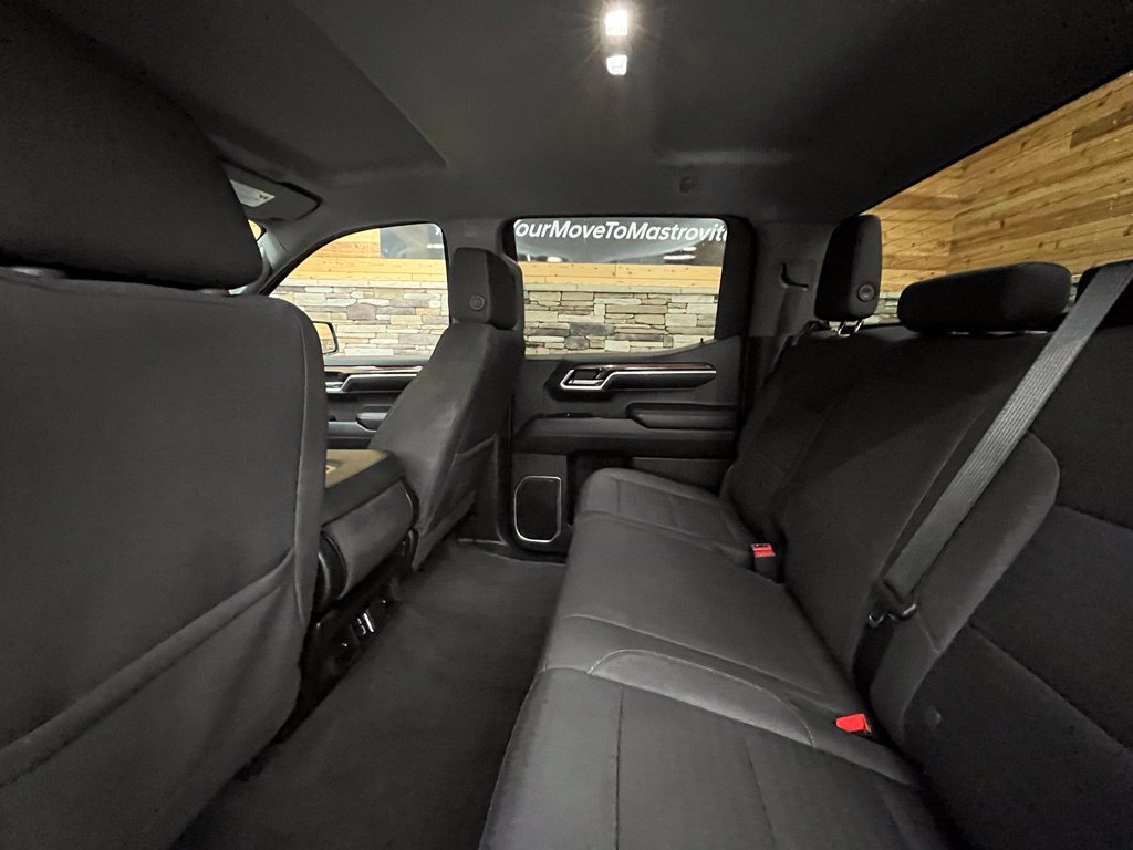 Used 2022 Chevrolet Silverado 1500 LT AWD/4WD image 34
