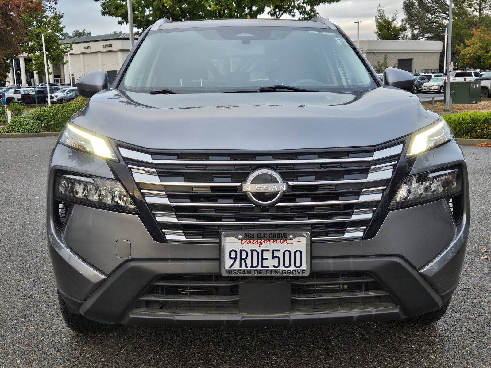 Used 2024 Nissan Rogue SV w/ SV Premium Package FWD image 4