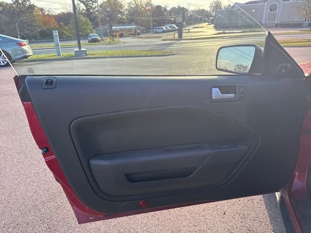 Used 2006 Ford Mustang Convertible image 8