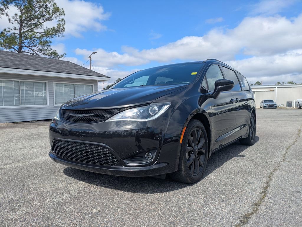 Used 2019 Chrysler Pacifica Limited w/ S Appearance Package image 9