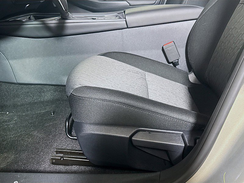 New 2026 Nissan Sentra SV w/ SV Convenience Package FWD image 19