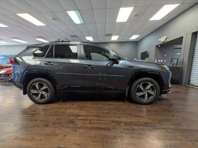 Used 2022 Toyota RAV4 SE image 5